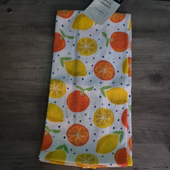 Random Kitchen Towel Bundle - Picture 2 of 6